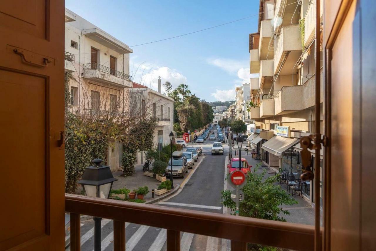 Elydaki Old Town Apartments Resmo Dış mekan fotoğraf